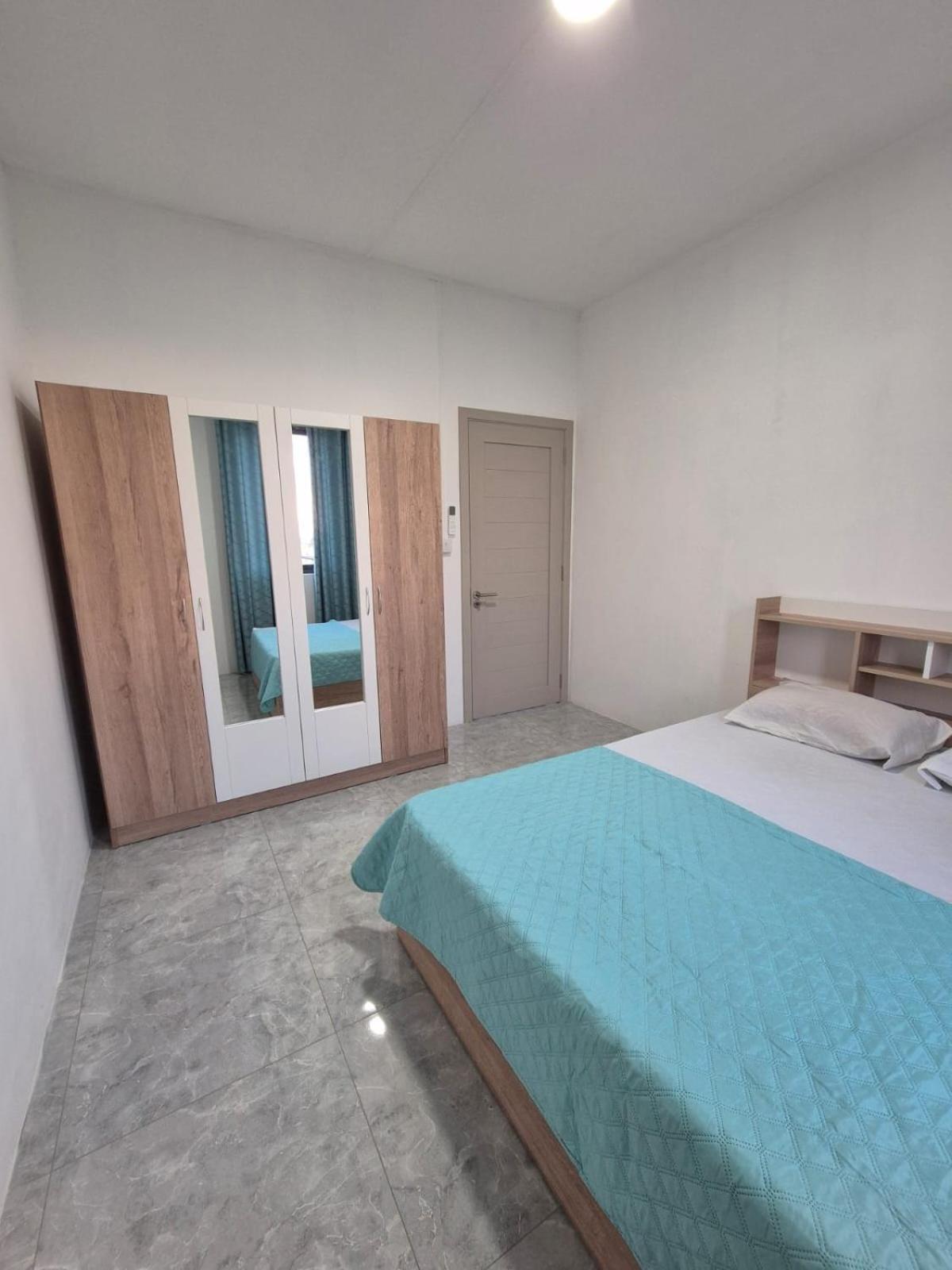 Skyview Apartment- Rooftop Penthouse With Sunset & Sea Views Flic en Flac Bagian luar foto