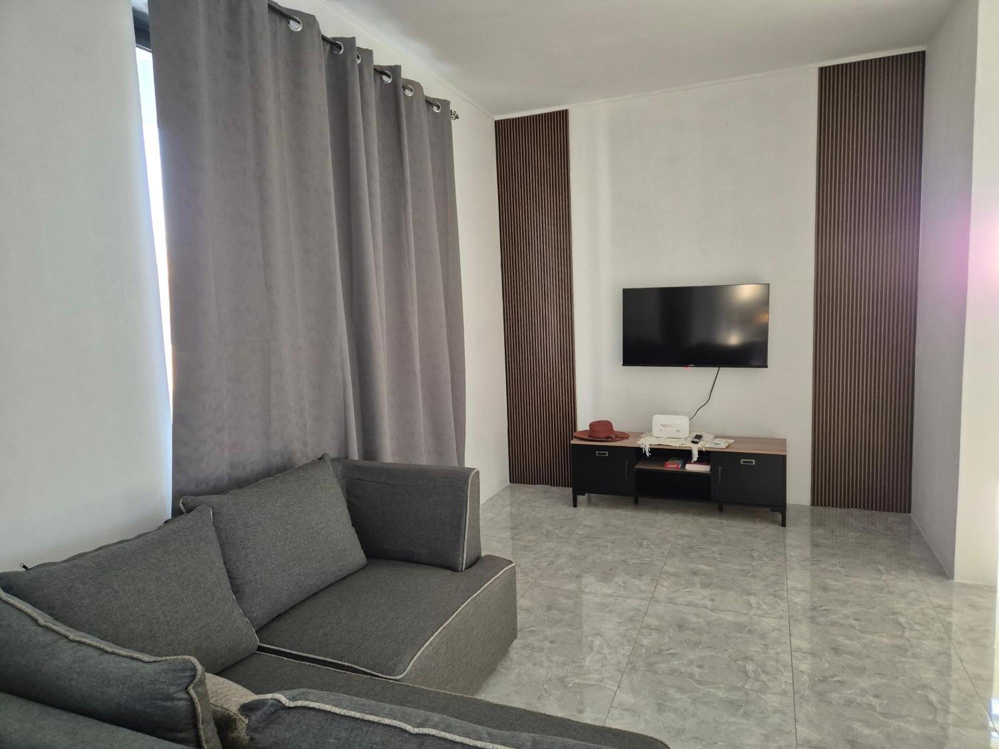 Skyview Apartment- Rooftop Penthouse With Sunset & Sea Views Flic en Flac Ruang foto