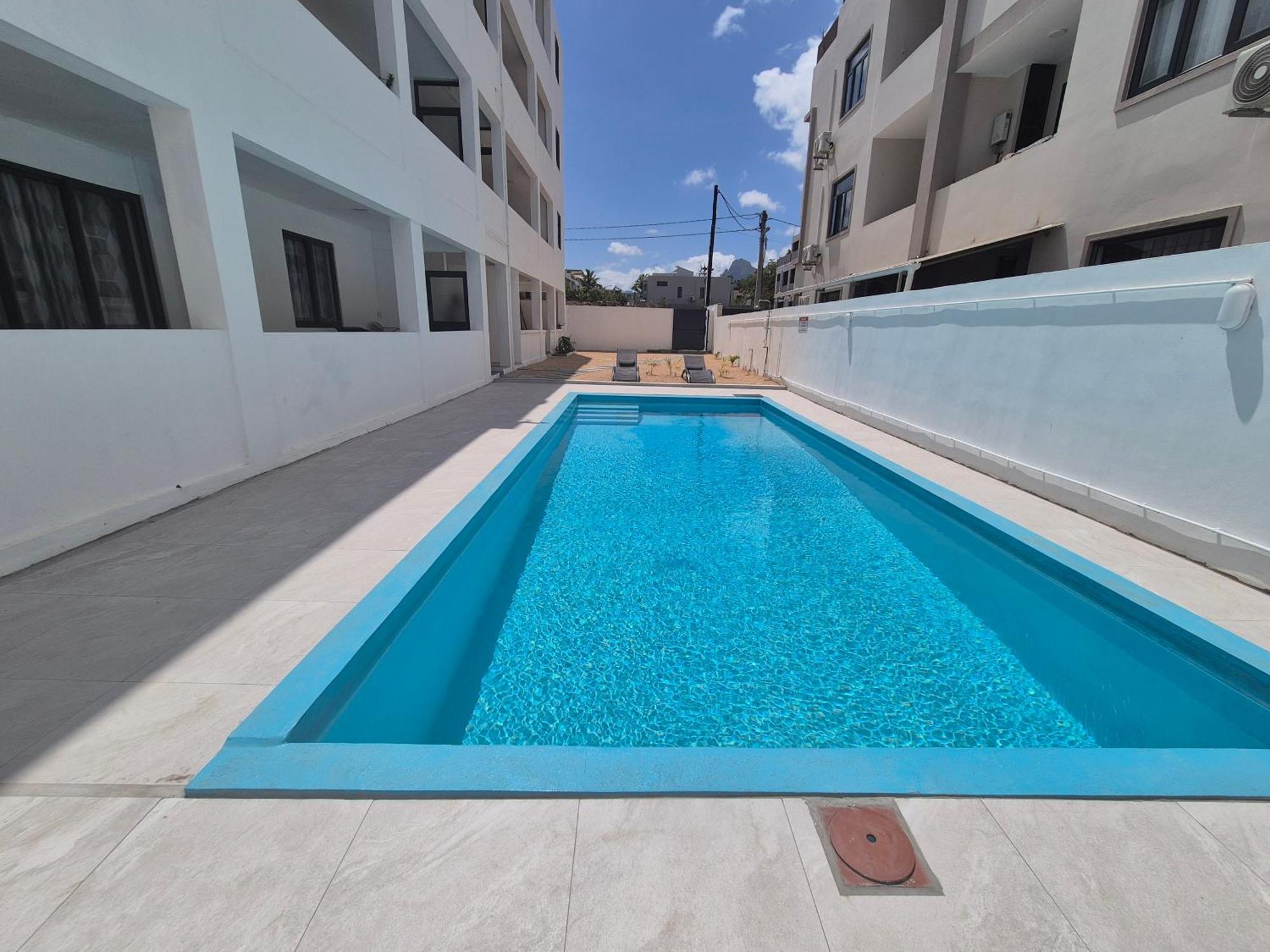 Skyview Apartment- Rooftop Penthouse With Sunset & Sea Views Flic en Flac Bagian luar foto